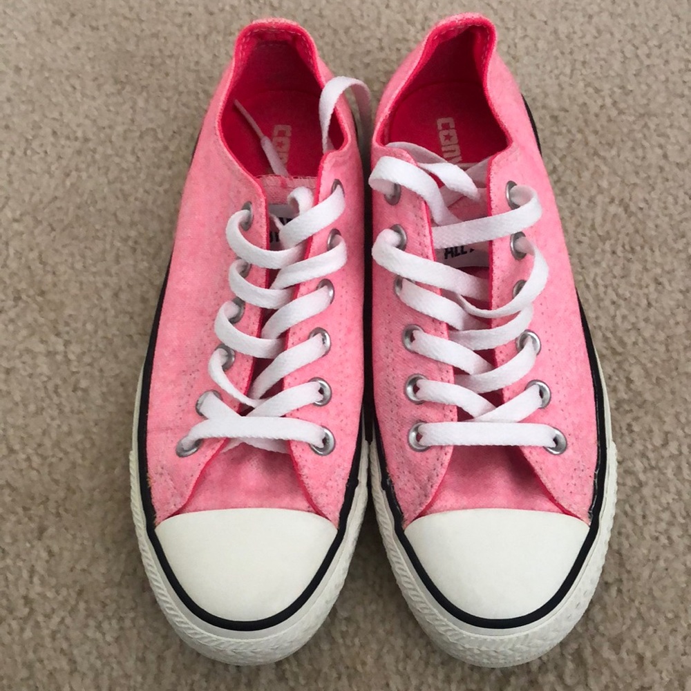 Converse All Star Chuck Taylors Pink Sneakers Women's Size 8/Men’s Size 6